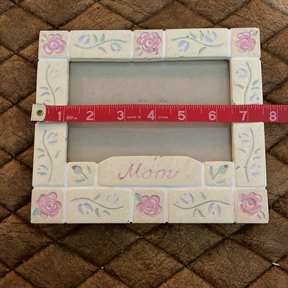 Ceramic “Mom” Frame - Picture 3 of 5
